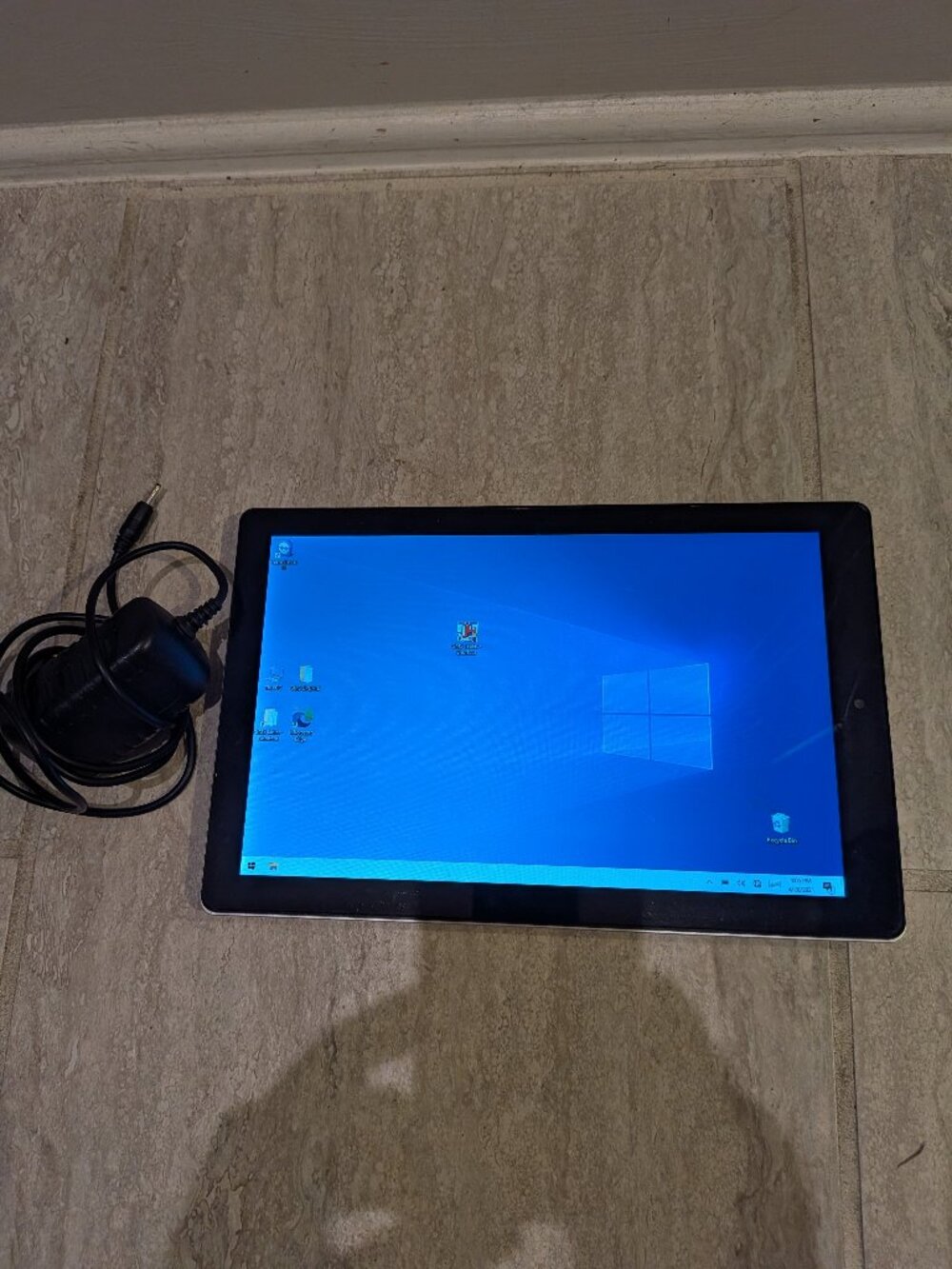 RCA W101SA23 Cambio 10.1" 32 GB Windows 2-in-1 Tablet